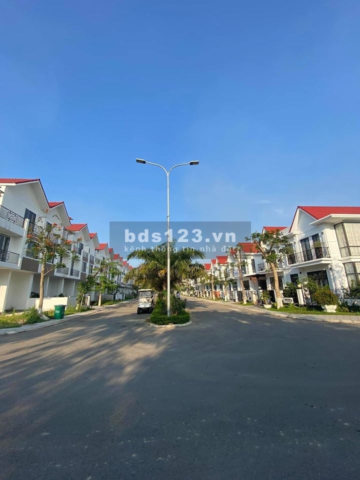 CHỈ 3.2xx TỶ SỠ HỮU NGAY NHÀ 2 TẦNG ROYAL PARK ĐẸP LUNG LINH - RINH NGAY ĐÓN TẾT.