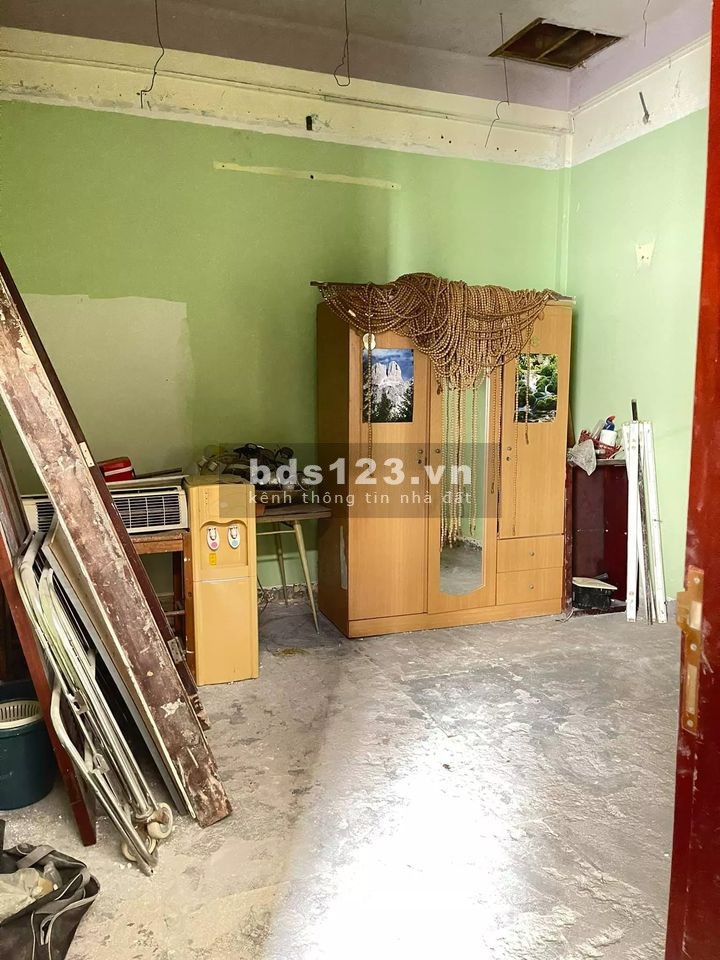 Mặt tiền thụt Trần Huy Liệu - Phú Nhuận, Xe hơi đỗ cửa. 136m2 nở hậu. Chưa tới 5 tỷ