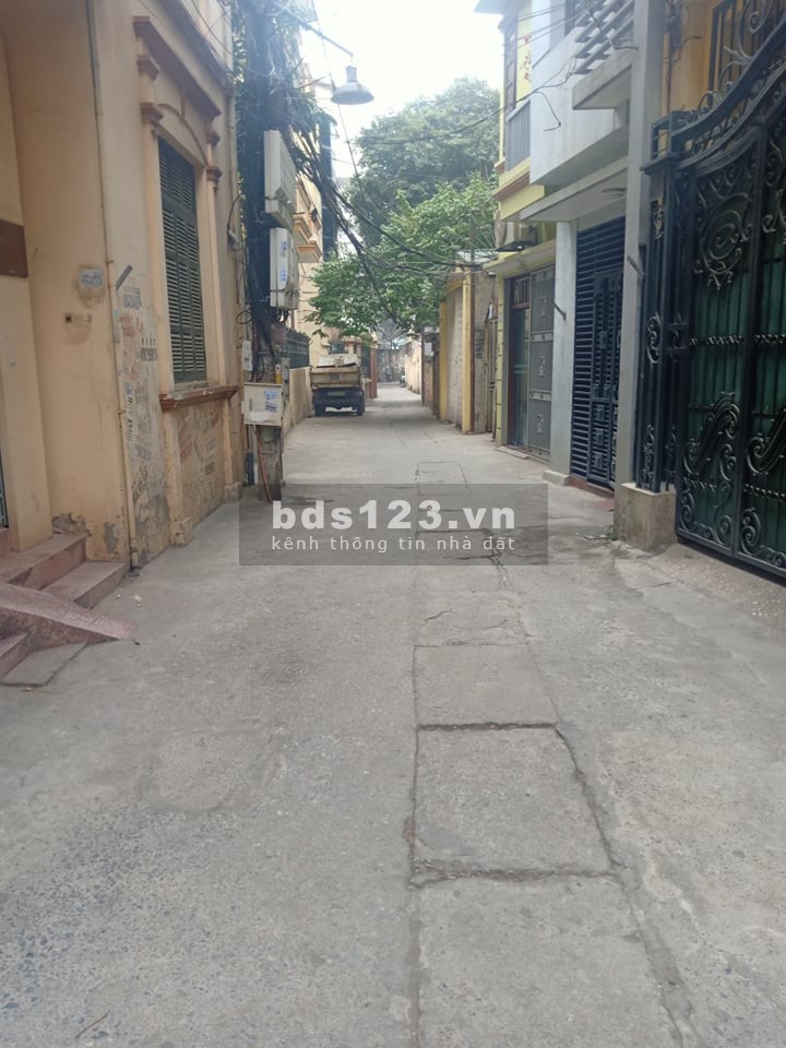 Bán nhà CẦU GIẤY, Ô TÔ thông 57mx3 tầng, đẹp ở luôn chỉ 5 tỷ.