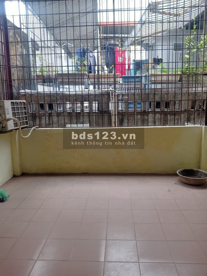 Bán nhà CẦU GIẤY, Ô TÔ thông 57mx3 tầng, đẹp ở luôn chỉ 5 tỷ.