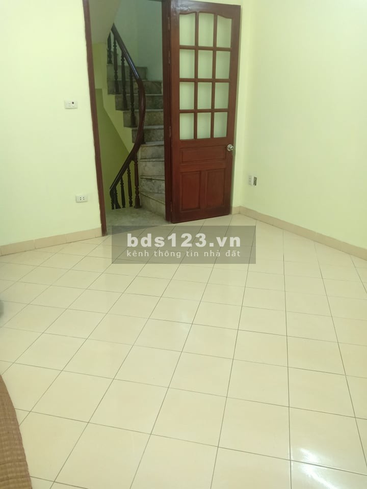 Bán nhà CẦU GIẤY, Ô TÔ thông 57mx3 tầng, đẹp ở luôn chỉ 5 tỷ.