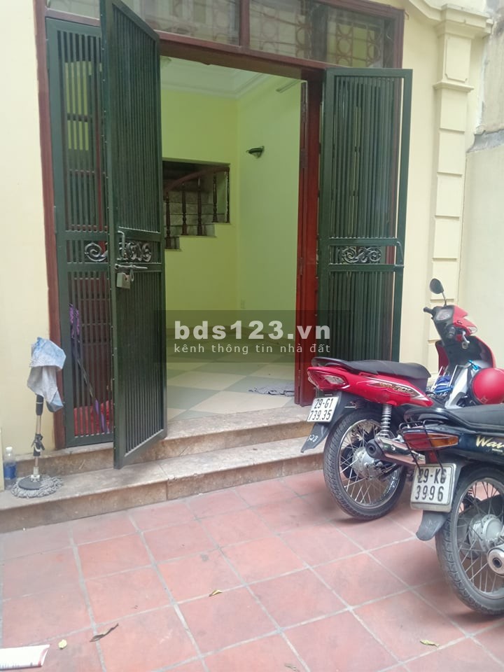 Bán nhà CẦU GIẤY, Ô TÔ thông 57mx3 tầng, đẹp ở luôn chỉ 5 tỷ.