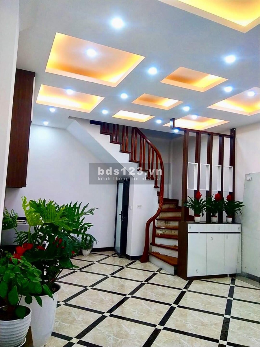 Quá đẹp và quá xịn. Gần ô tô, MT rộng, 42m2, 5 tầng, Giá yêu thương, Hai Bà Trưng