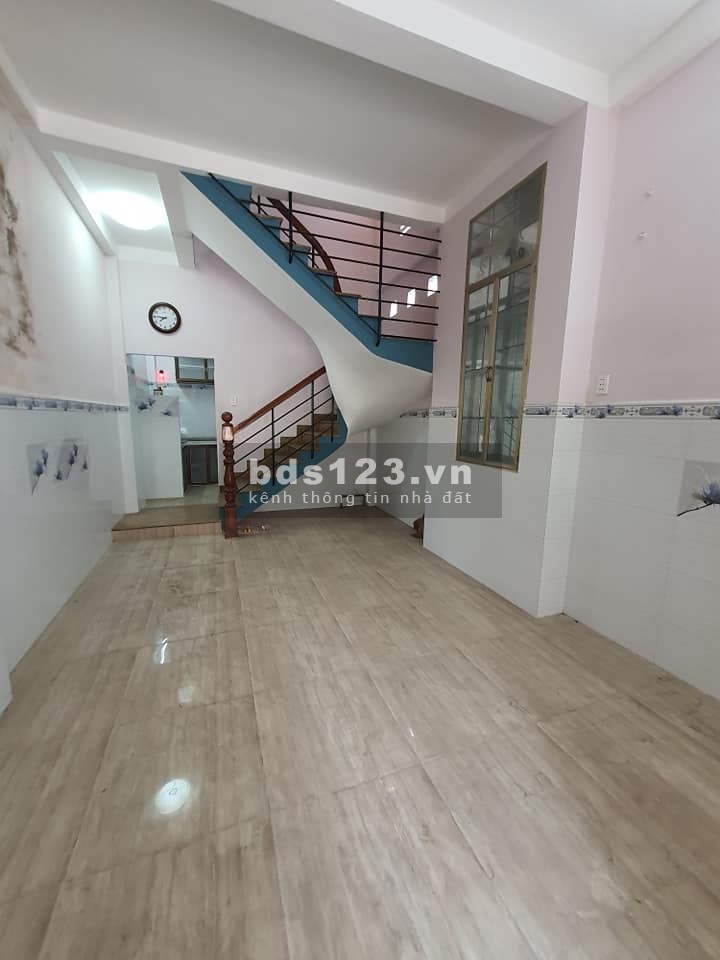 Bán nhà HXH 664 Nguyễn Đình Chiểu Phường 3, Quận 3, DT 40 m, 6,8 tỷ.