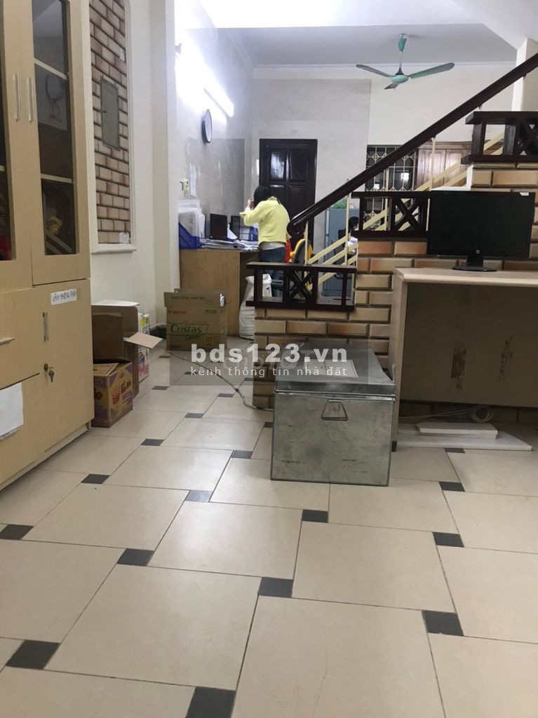 Cho thuê tầng 1 và tầng 3 nhà riêng ngõ 151 Láng Hạ, Đống Đa, HN