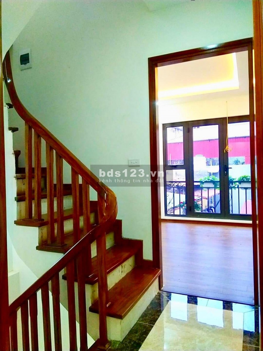 Quá đẹp và quá xịn. Gần ô tô, MT rộng, 42m2, 5 tầng, Giá yêu thương, Hai Bà Trưng