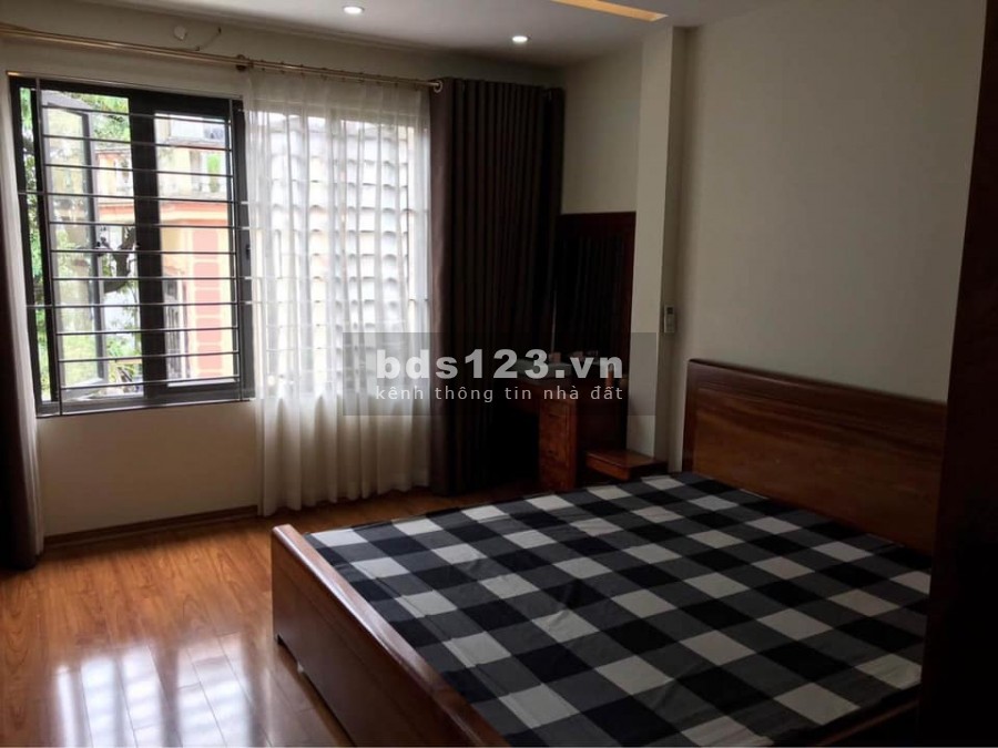 Bán gấp nhà riêng, HXH thông, Bến Vân Đồn, P9, Q4 5m x 9m, chỉ 4,4 tỷ TL!