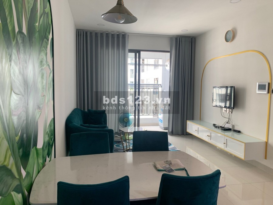 Cần cho thuê căn hộ Sài Gòn Royal 2PN, 1WC, giá 18 triệu bao phí