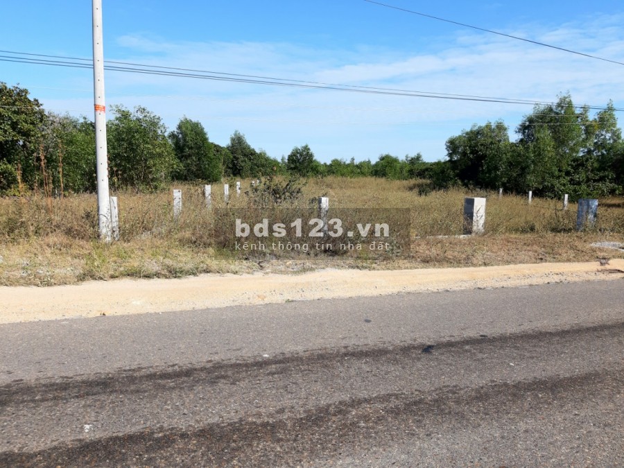 Bán giá cuối năm lô mặt tiền DT 715 gần Sân Bay Phan Thiết