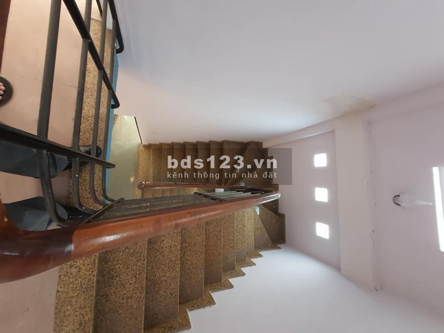 Bán nhà HXH 664 Nguyễn Đình Chiểu Phường 3, Quận 3, DT 40 m, 6,8 tỷ.