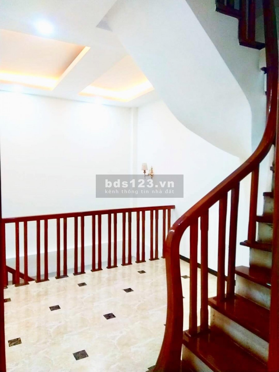 Quá đẹp và quá xịn. Gần ô tô, MT rộng, 42m2, 5 tầng, Giá yêu thương, Hai Bà Trưng