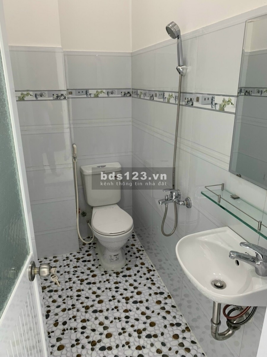 GIÁ NÀO GIA ĐÌNH CŨNG BÁN nhà 54m2 4.5mx12m Nguyễn Khoái Phường 2 Quận 4 hạ còn 3 tỷ 2