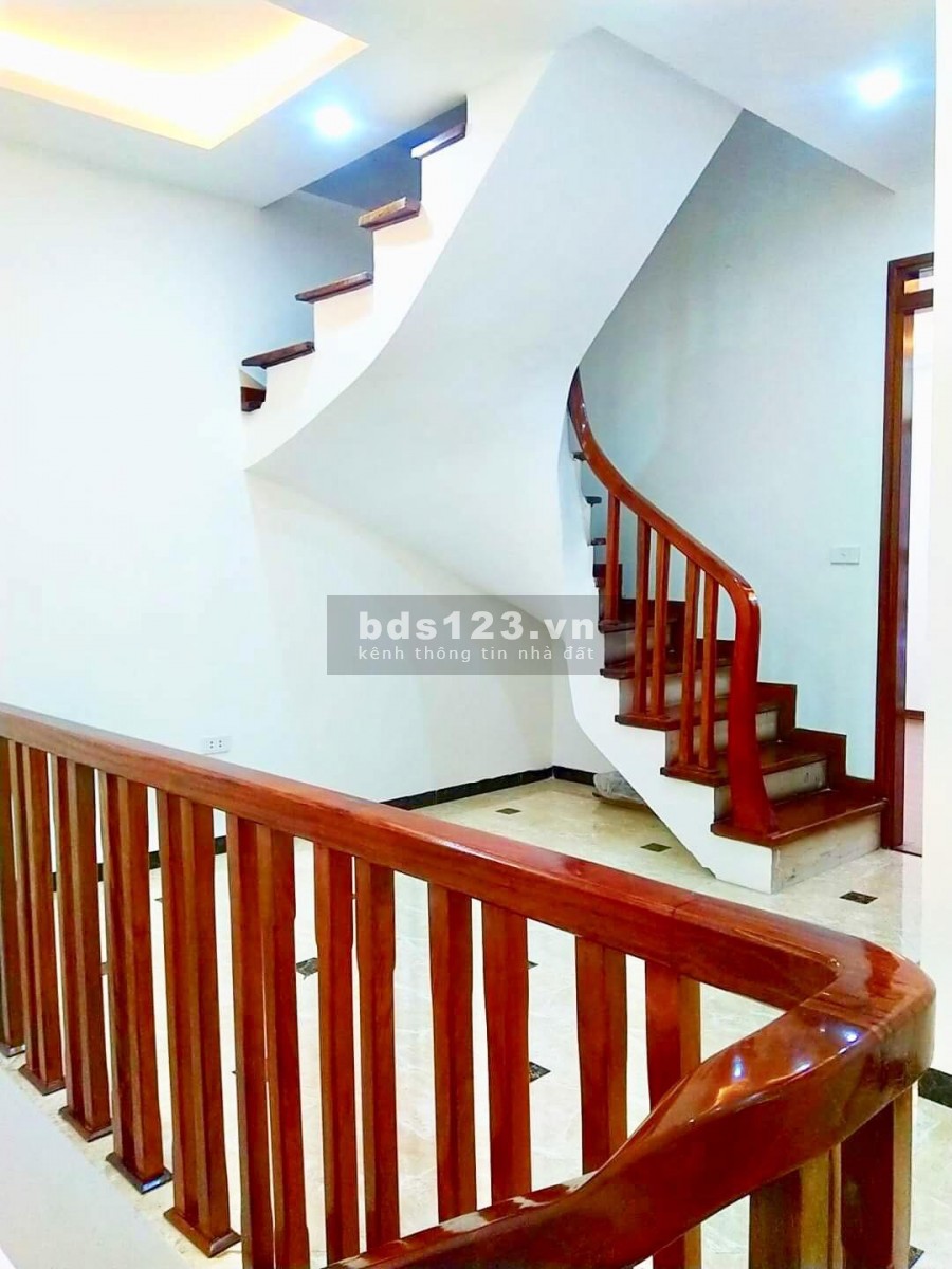 Quá đẹp và quá xịn. Gần ô tô, MT rộng, 42m2, 5 tầng, Giá yêu thương, Hai Bà Trưng