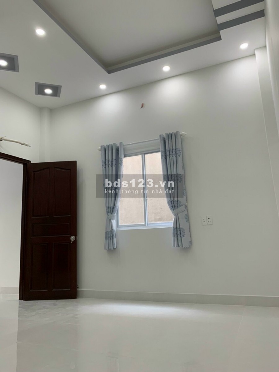 GIÁ NÀO GIA ĐÌNH CŨNG BÁN nhà 54m2 4.5mx12m Nguyễn Khoái Phường 2 Quận 4 hạ còn 3 tỷ 2