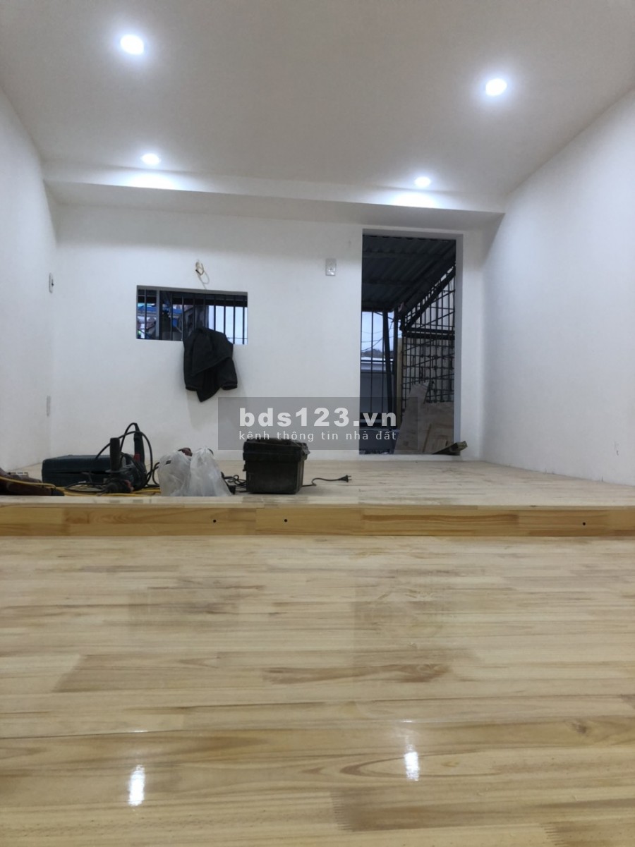 Bán nhà nhỏ xinh phố trung tâm Hàng Kênh, lấy tiền sắm TẾT