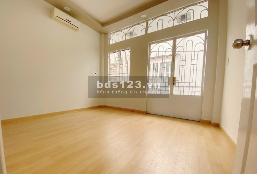 Nhà 2 tầng rộng rãi, cạnh Chợ Vải Tân Bình. 3,9 tỷ. 08 6558 1627