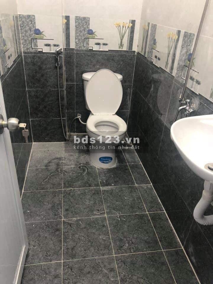 Nhà bán giá rẻ, diện tích 90m2 giá chưa dưới 5 tỷ, đường Tô Hiến Thành Quận 10