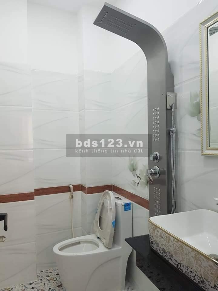Bán nhà Quận 3,4 tầng nhà mới ở ngay, tặng toàn bộ nội thất.Rộng 60m2.