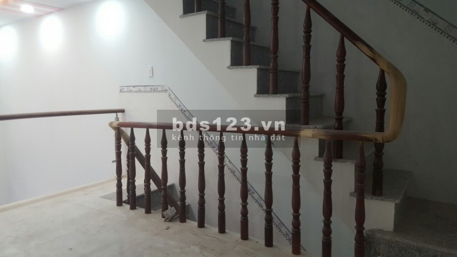 Nhà mới xây 1 Trệt, 1 Lửng, 1 Lầu giá rẻ gần Ngã Tư Phước Lý, công chứng ngay