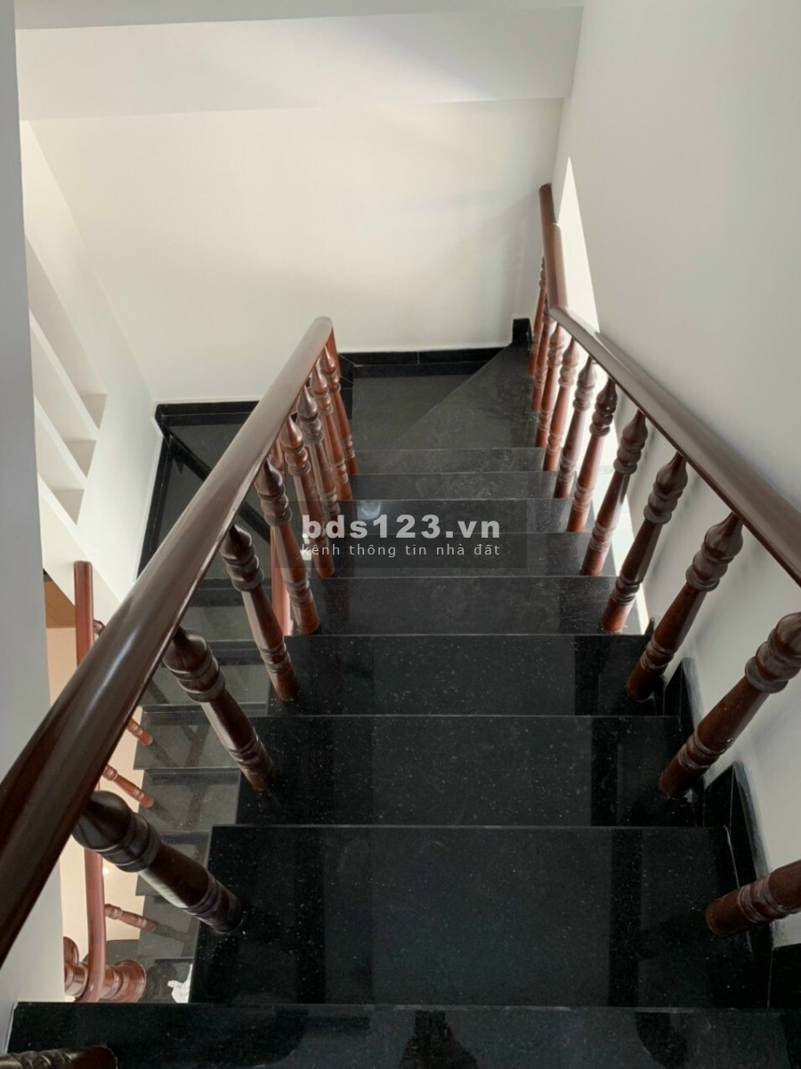 GIÁ NÀO GIA ĐÌNH CŨNG BÁN nhà 54m2 4.5mx12m Nguyễn Khoái Phường 2 Quận 4 hạ còn 3 tỷ 2