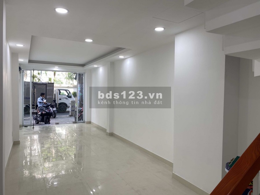 Bán nhà MT Sư Vạn Hạnh, Quận 10 gần 3/2, DT: 4,2x13m trệt 2 lầu, HĐT: 45tr/th, giá 15,8 tỷ TL