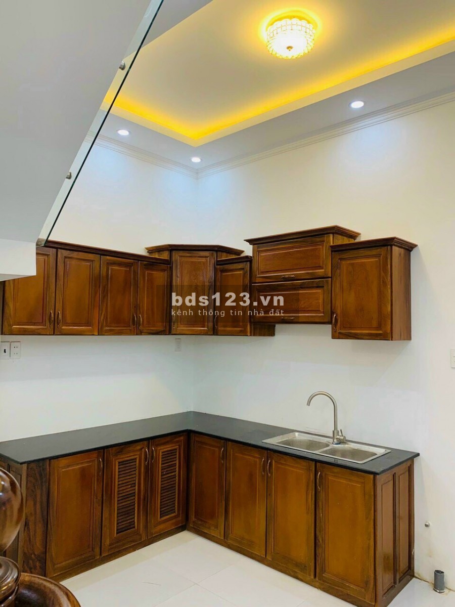 Nhà khách gửi bán cuối năm do kẹt tiền