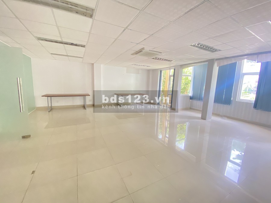 Cặp sàn đường Trương Văn Bang hoàn thiện cho thuê