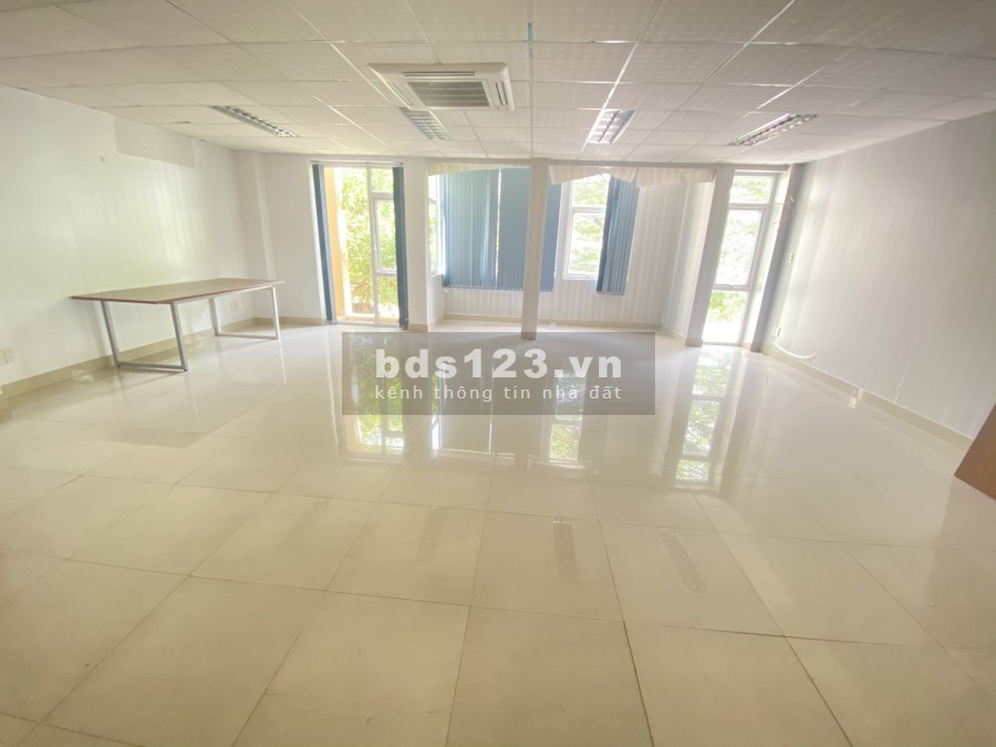 Cặp sàn đường Trương Văn Bang hoàn thiện cho thuê