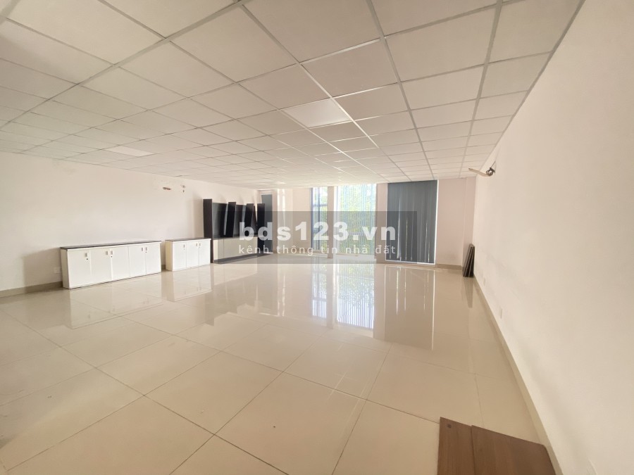 Cặp sàn đường Trương Văn Bang hoàn thiện cho thuê