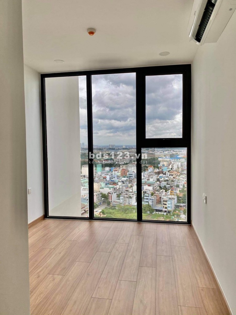 Bán nhanh trước tết! Căn hộ Eco Green bán căn 2PN tầng cao view đẹp giá 2.990 tỷ full thuế phí. LH: 0933120416