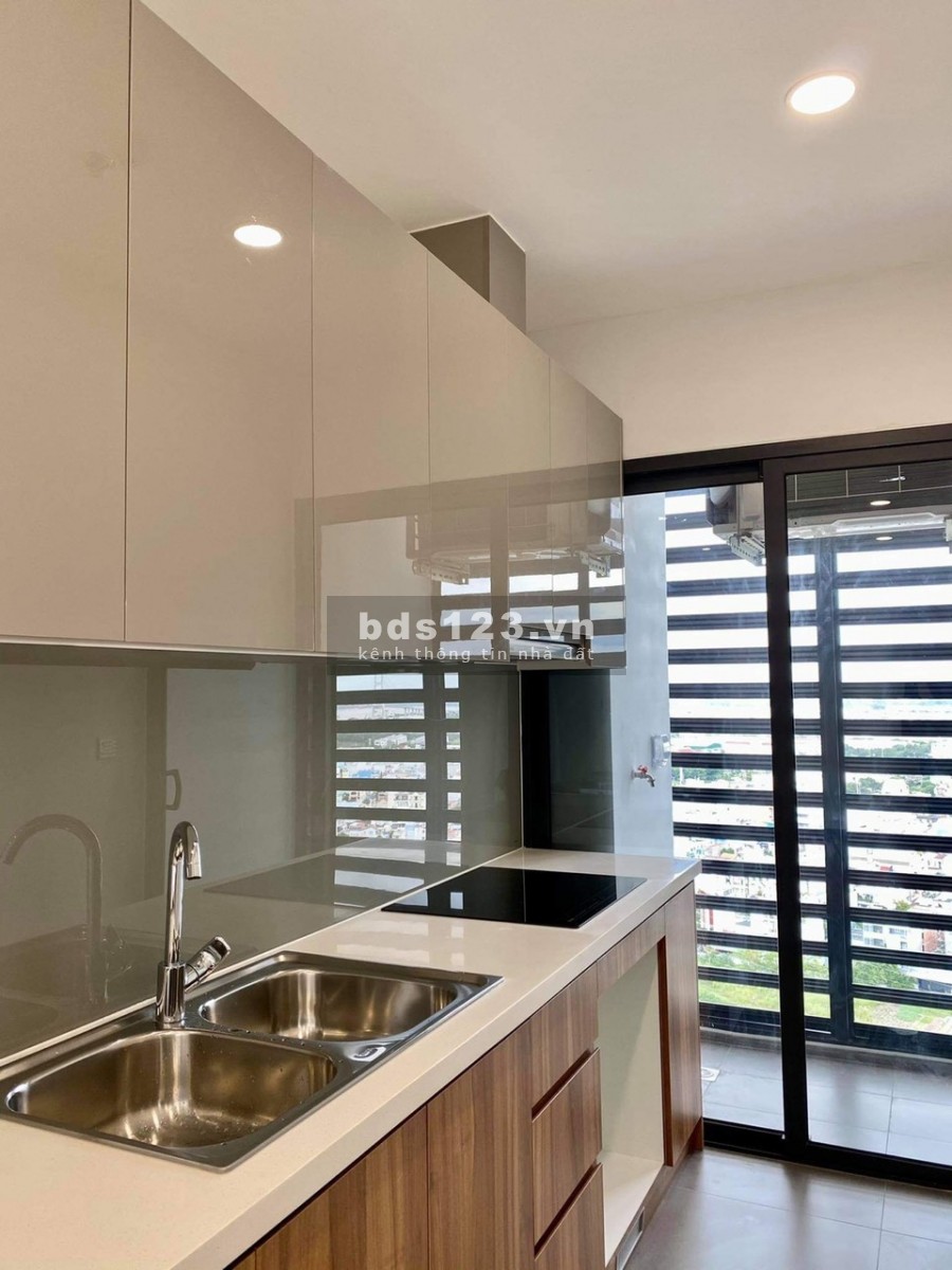 Bán nhanh trước tết! Căn hộ Eco Green bán căn 2PN tầng cao view đẹp giá 2.990 tỷ full thuế phí. LH: 0933120416