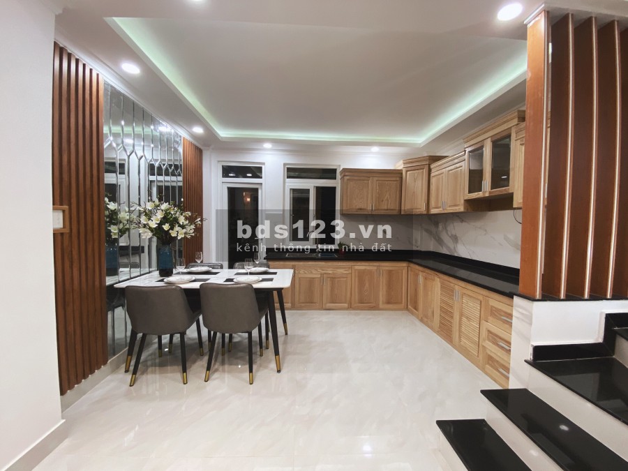 Cận Tết Cần Bán Gấp Nhà Phạm Văn Bạch, Tân Bình, SD 80m2, Giá 3.1 Tỷ.