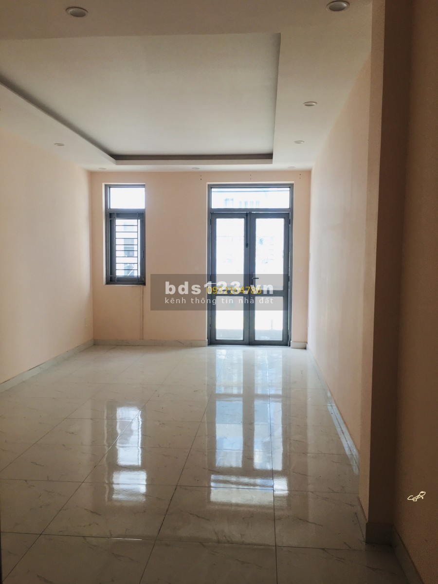 Nhà Trường Chinh, 3 lầu, sân thượng, 6PN, cho làm CHDV