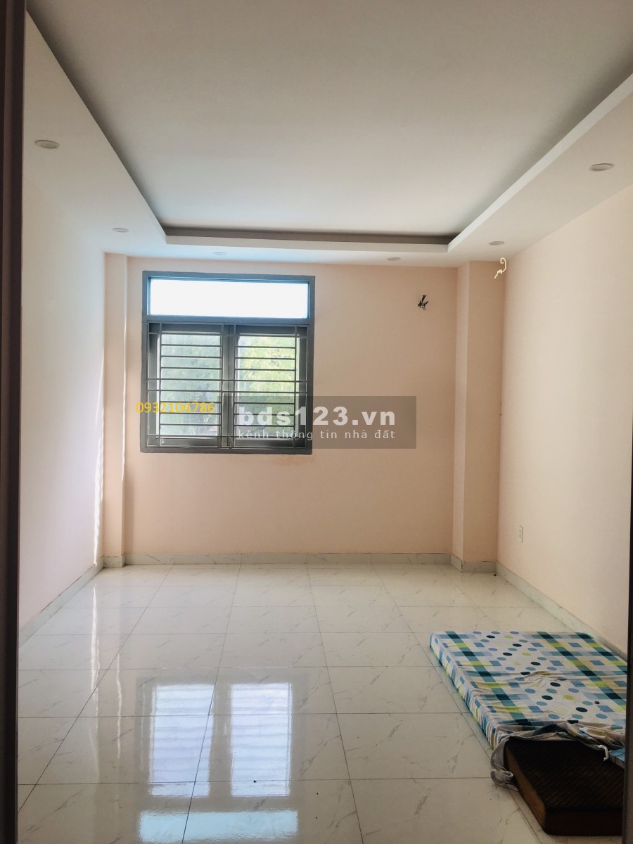 Nhà Trường Chinh, 3 lầu, sân thượng, 6PN, cho làm CHDV