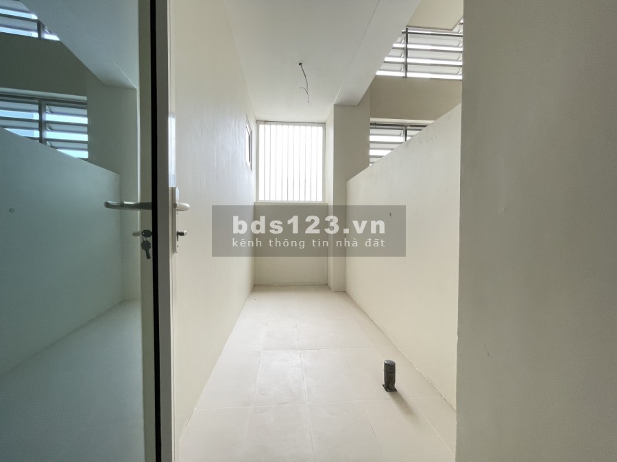 Bán Ciputra L4 căn góc 154m2 tầng cao view sân golf nhà mới nguyên bản chủ đầu tư - LH: 0974606535