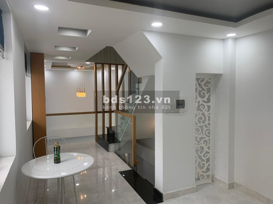 Bán gấp nhà Hoàng Hoa Thám 4 tầng 150m2, HXH, vào ở ngay, giá chỉ nhỉnh 6 tỷ