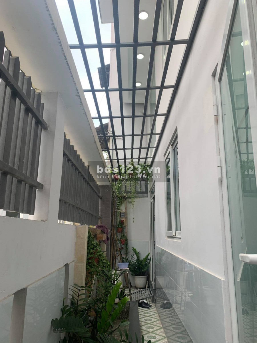 Bán gấp nhà Hoàng Hoa Thám 4 tầng 150m2, HXH, vào ở ngay, giá chỉ nhỉnh 6 tỷ