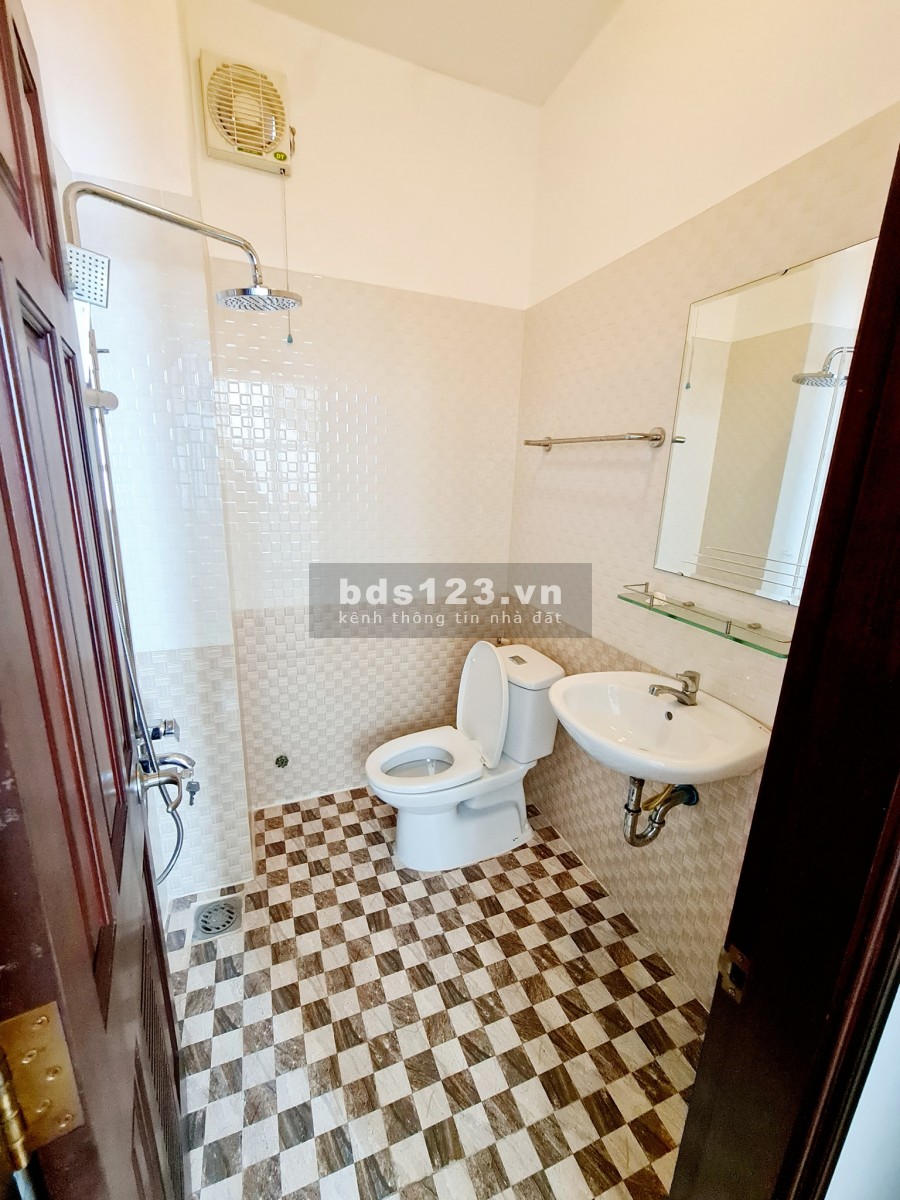 Nhà đẹp Tân Phú, 59m2, 4 tầng, không LG, ở ngay, 5 tỷ. LH:…