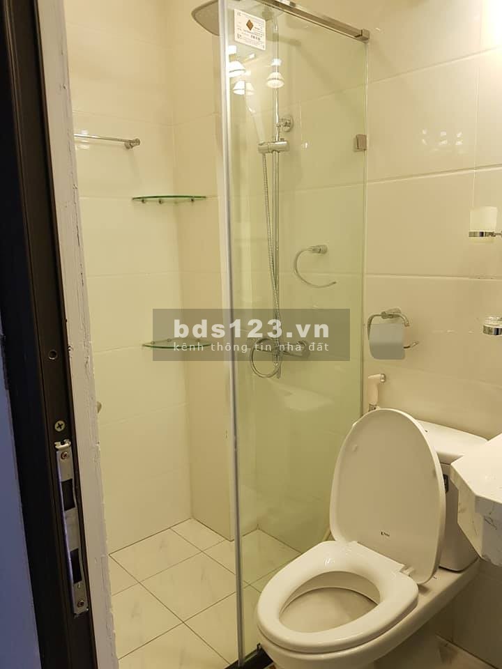 Bán nhà ngõ 72 Dương Quảng Hàm. Ô tô vào nhà. Lô góc 45m2. Nhà mới. giá 5.75 tỷ