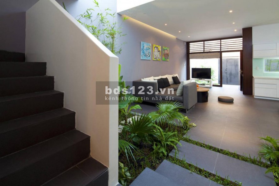 Bán nhà 1 trệt 5 lầu mặt tiền Nam Kỳ Khởi Nghĩa có thang máy