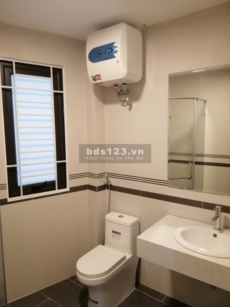 Bán nhà Láng ngã tư sở lô gốc dt 52m Giá 4,6 tỷ