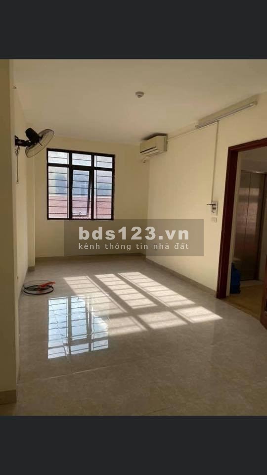 Bán gấp nhà Mặt ngõ Nguyễn Ngọc Nại giá 10,5 tỷ, 90m2, MT 7,7m, Oto vào