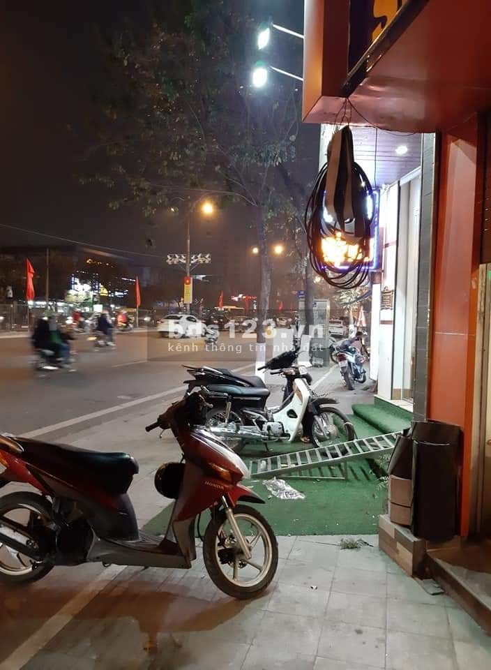 Giá cực sốc! Mặt phố Giải Phóng, Hoàng Mai, vỉa hè KD 60m, nhỉnh 6 tỷ.