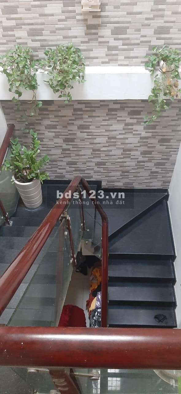 Gò Vấp Nhà hxh, gấp bán, Thống Nhất, Phường 11, 56m2, 3 tầng, 4.68 tỷ