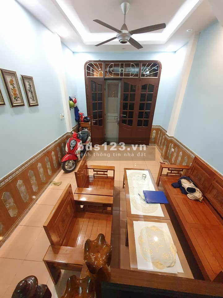 Bán gấp nhà Bùi Xương Trạch, Thanh Xuân 39m 2.9 tỷ, tặng full nội thất