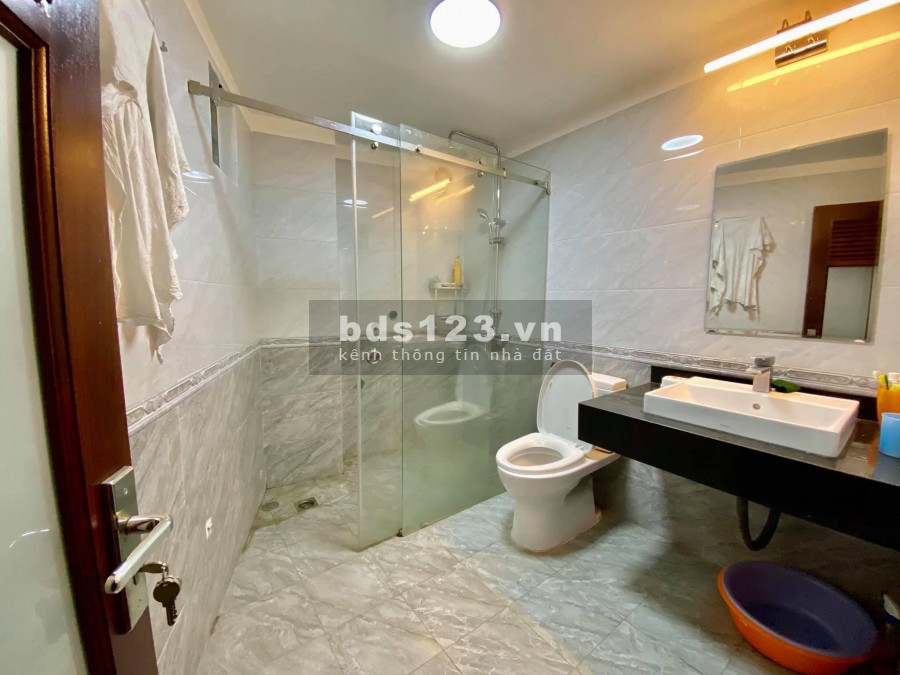 Bán gấp nhà Lạc Trung 51m2 x 4 tầng, MT 6m, phân lô, gara, ô tô tránh giá 7,6 tỷ bao phí