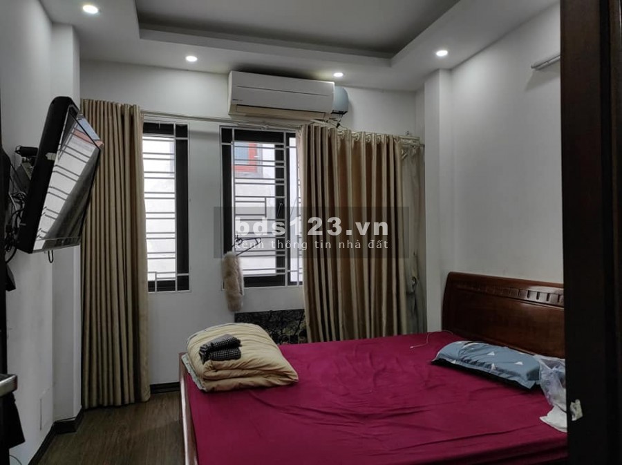 Cần bán gấp nhà đường Nguyễn Sơn 38m2, 5T, 3.5m Mt, giá 3.4 tỷ khu VIP, gần phố.