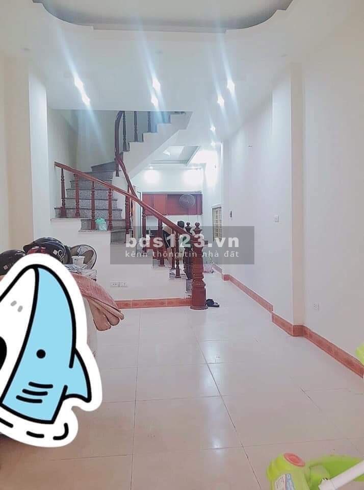 Chính chủ bán nhà riêng 40m2 xây 4,5 tầng ngõ 79 Cầu Giấy, giá 3,85 tỷ