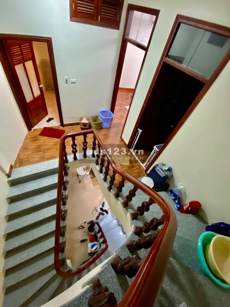 Bán gấp nhà Lạc Trung 51m2 x 4 tầng, MT 6m, phân lô, gara, ô tô tránh giá 7,6 tỷ bao phí