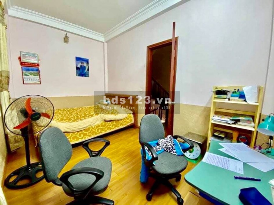 Ngắm là mê luôn, quá đẹp, 50m2, 4 tầng, MT rộng. lô góc, nhỉnh 4 tỷ, Hai Bà Trưng